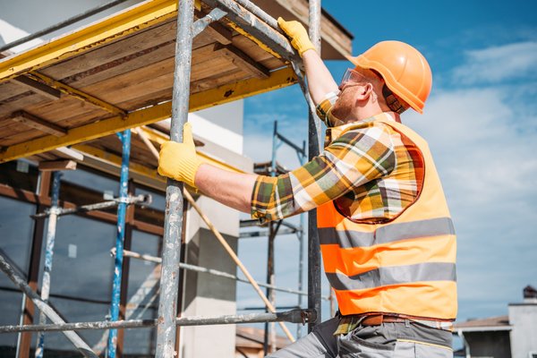 Tout savoir sur l'échafaudage de chantier : guide pratique